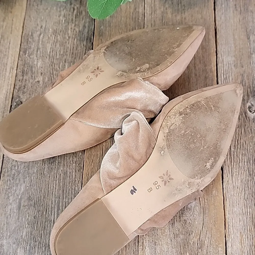 BCBGeneration Nessa velvet slip-on flats Size 9.5